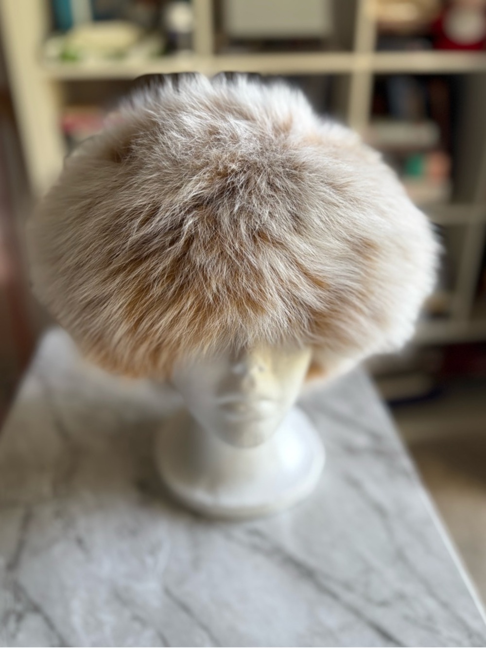 EUC MITCHIE’S Plush Cream & Light Brown Fox and Beaver Fur Hat Size S/M